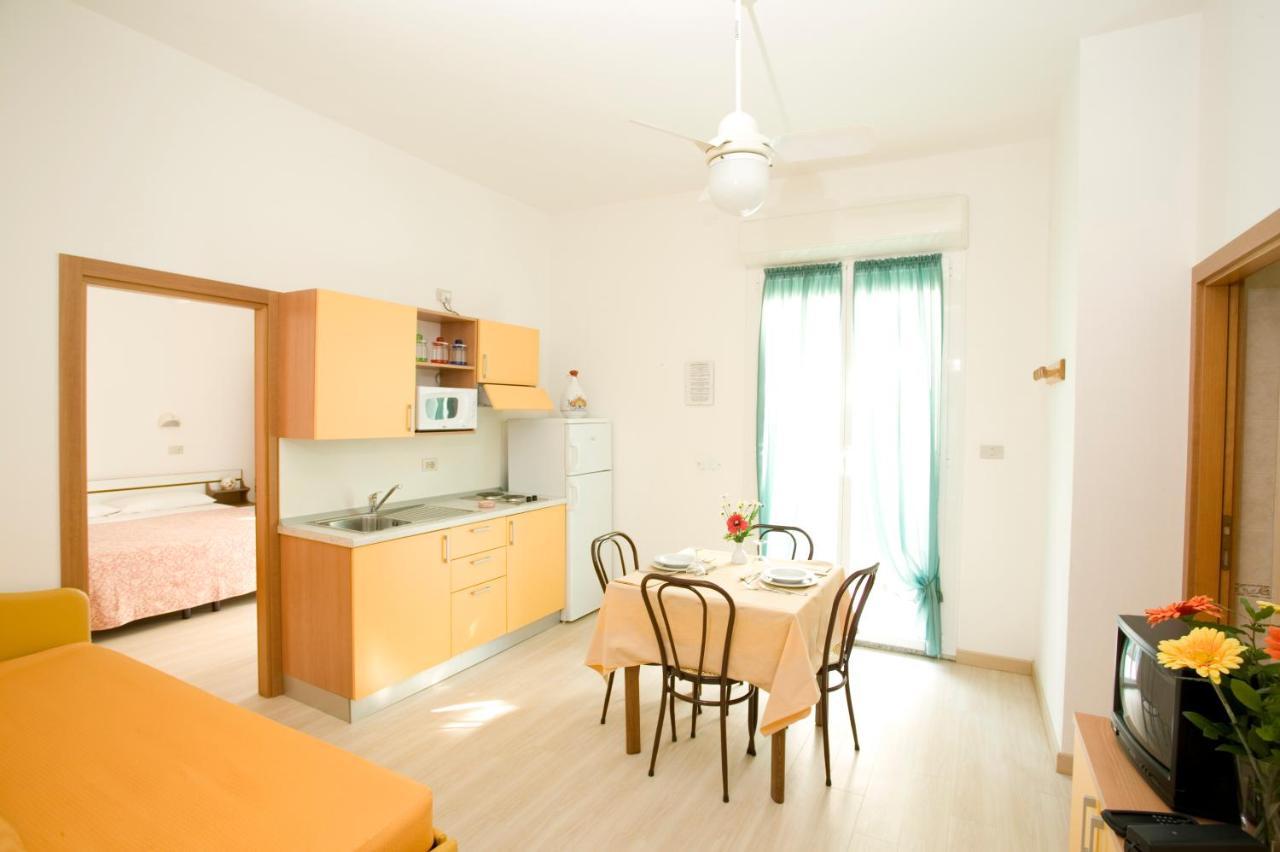 Residence Andrea Doria Cervia Exteriör bild