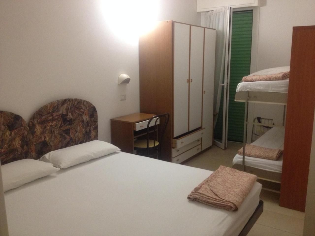 Residence Andrea Doria Cervia Exteriör bild