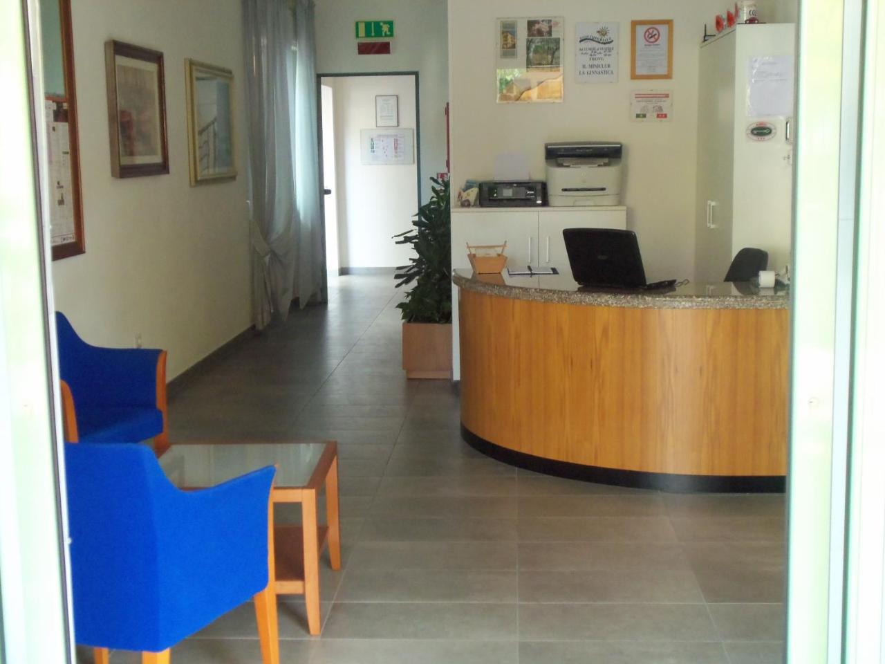 Residence Andrea Doria Cervia Exteriör bild